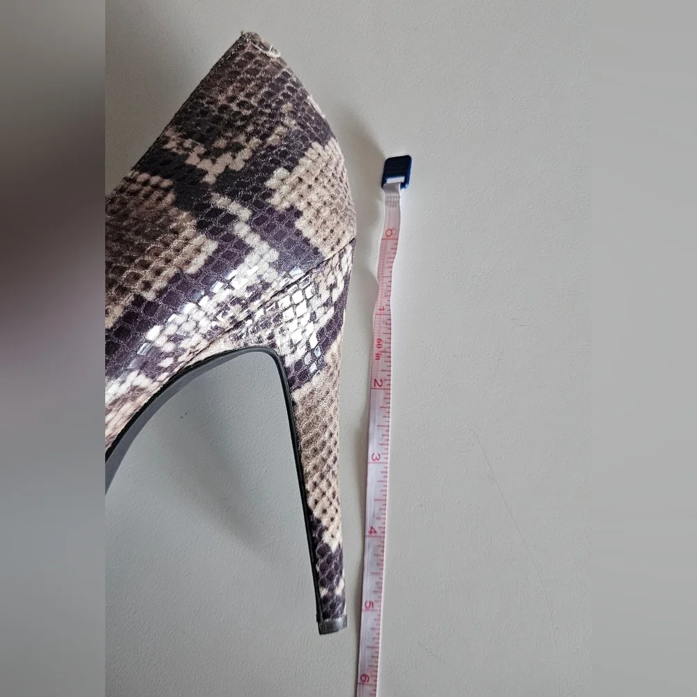 NWOT Jessica Simpson Snakeskin Style Platform Heels